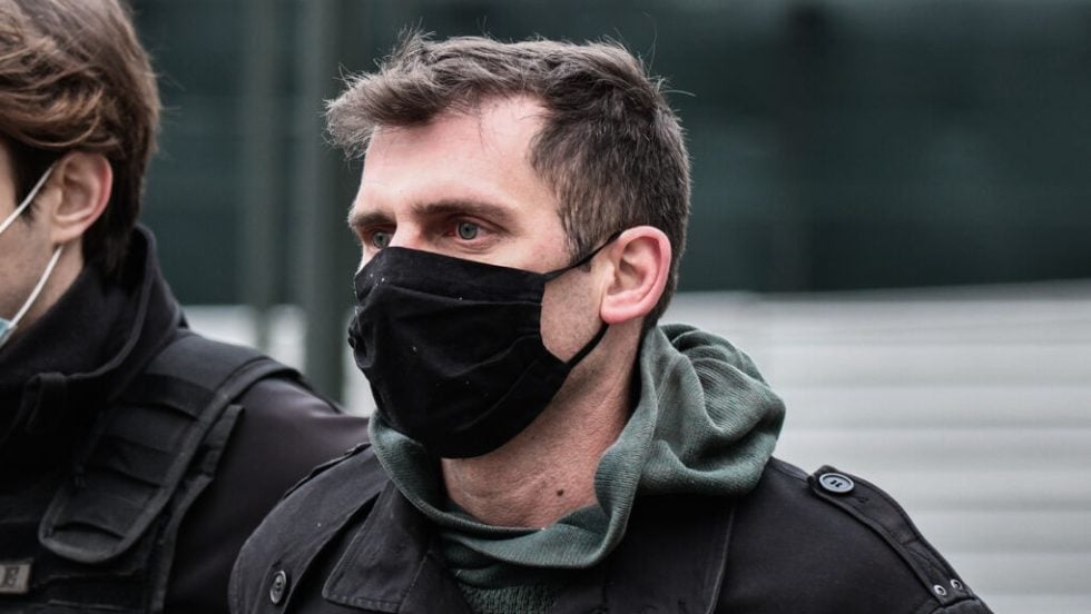 Ο 41χρονος προπονητής ιστιοπλοΐας Τ.Α. έξω από το Μικτό Ορκωτό Εφετείο